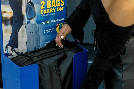 MALETA DE VIAJE , APROBADA PARA AVIONES, CON ZAPATERO.